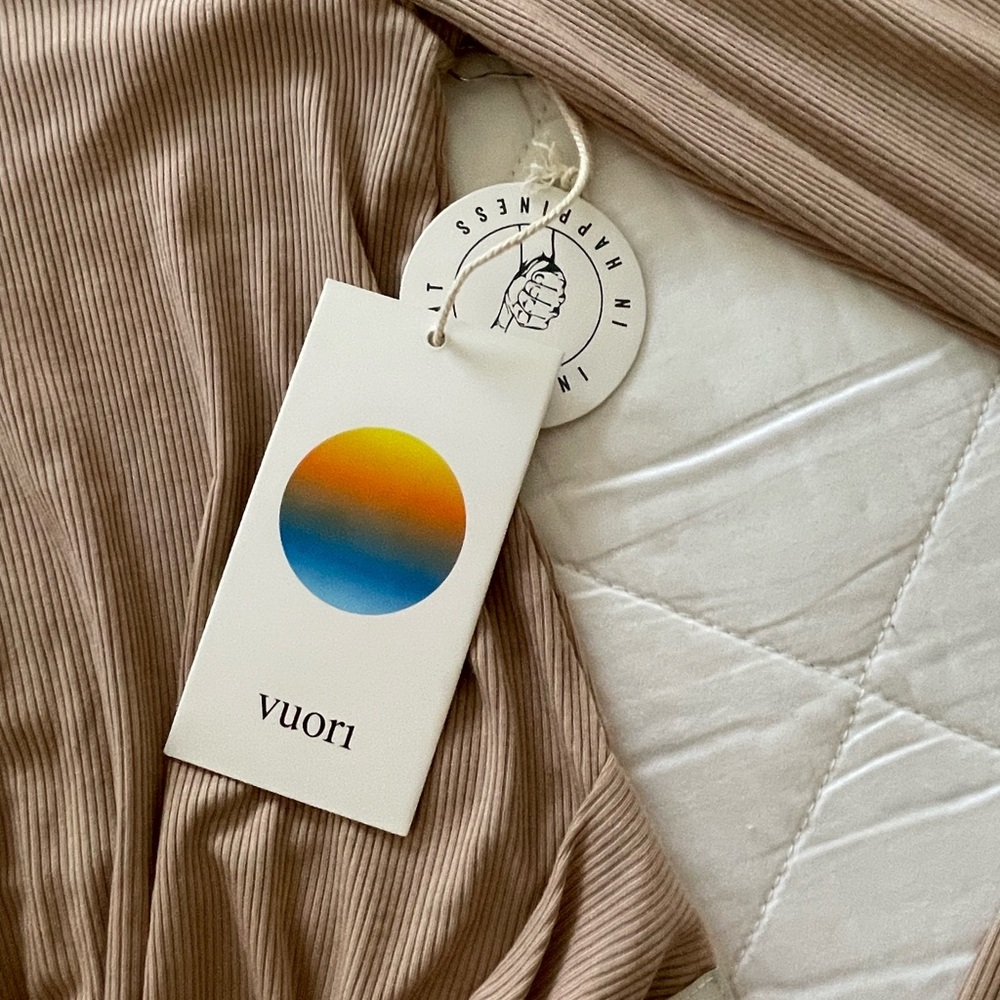 NWT Vuori top 🔥 - Picture 7 of 9